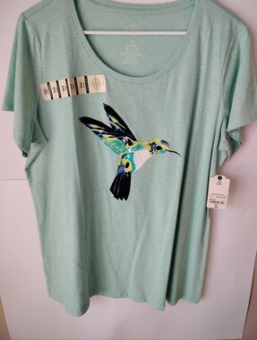Light Green Hummingbird Graphic Short Sleeve Tee